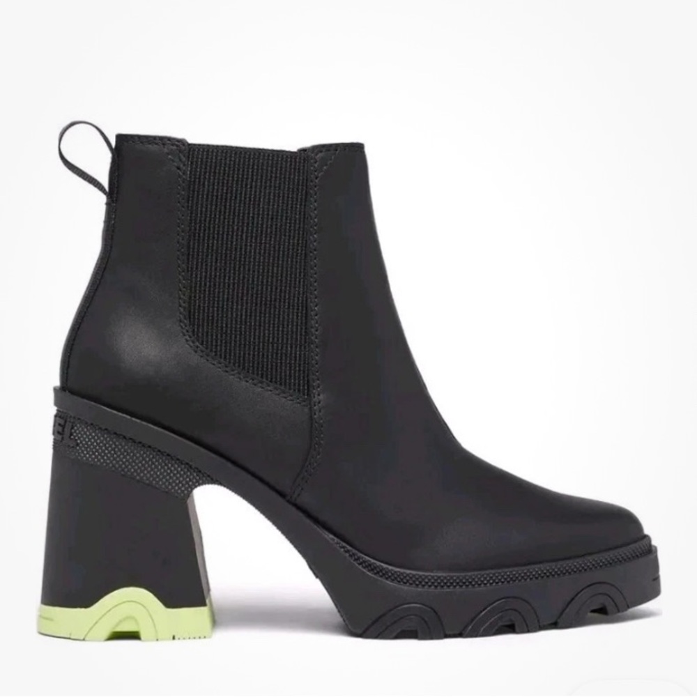 Sorel women’s Black Chelsea Platform Ankle Boots with Lime Accent new